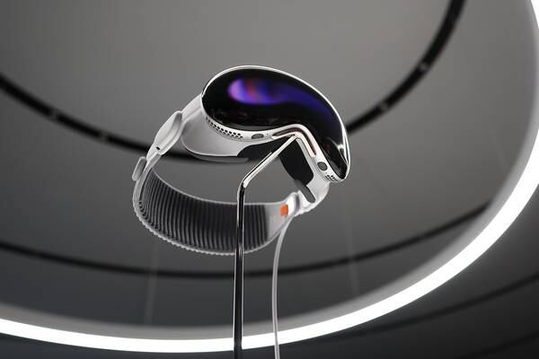 Apple announces new Vision Pro headset