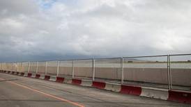 Reduce height of Clontarf sea wall,  says expert