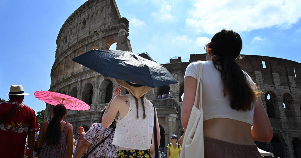 L’Italie émet des alertes rouges pour 16 villes alors que les températures atteignent des niveaux record – News 24