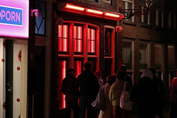 Amsterdam mayor considers closing red-light district