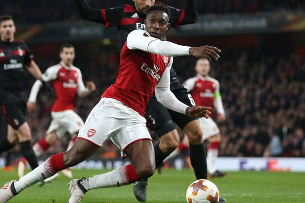 Arsenal push home their advantage and move on to quarter-finals