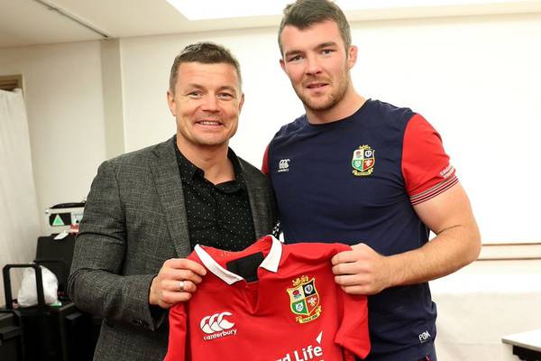 Brian O’Driscoll presents Lions players with their jerseys