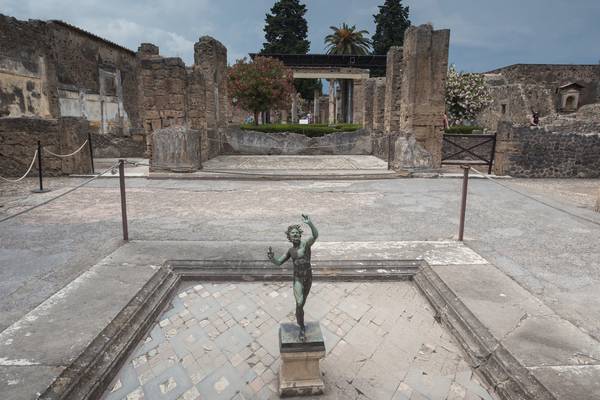 10 unexploded allied bombs at Pompeii, Italian paper reports