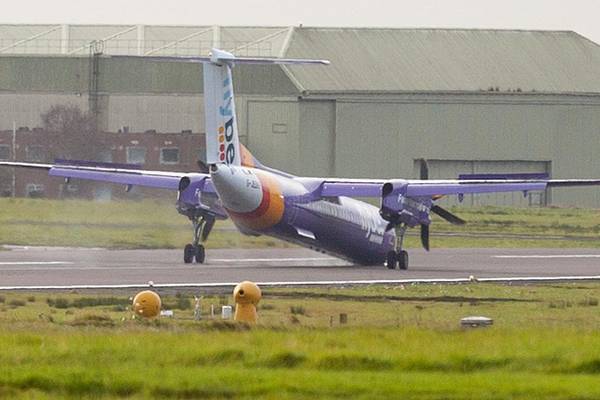 Passenger plane lands at Belfast airport without nose gear