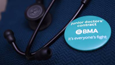 Junior doctors to negotiate with  British government