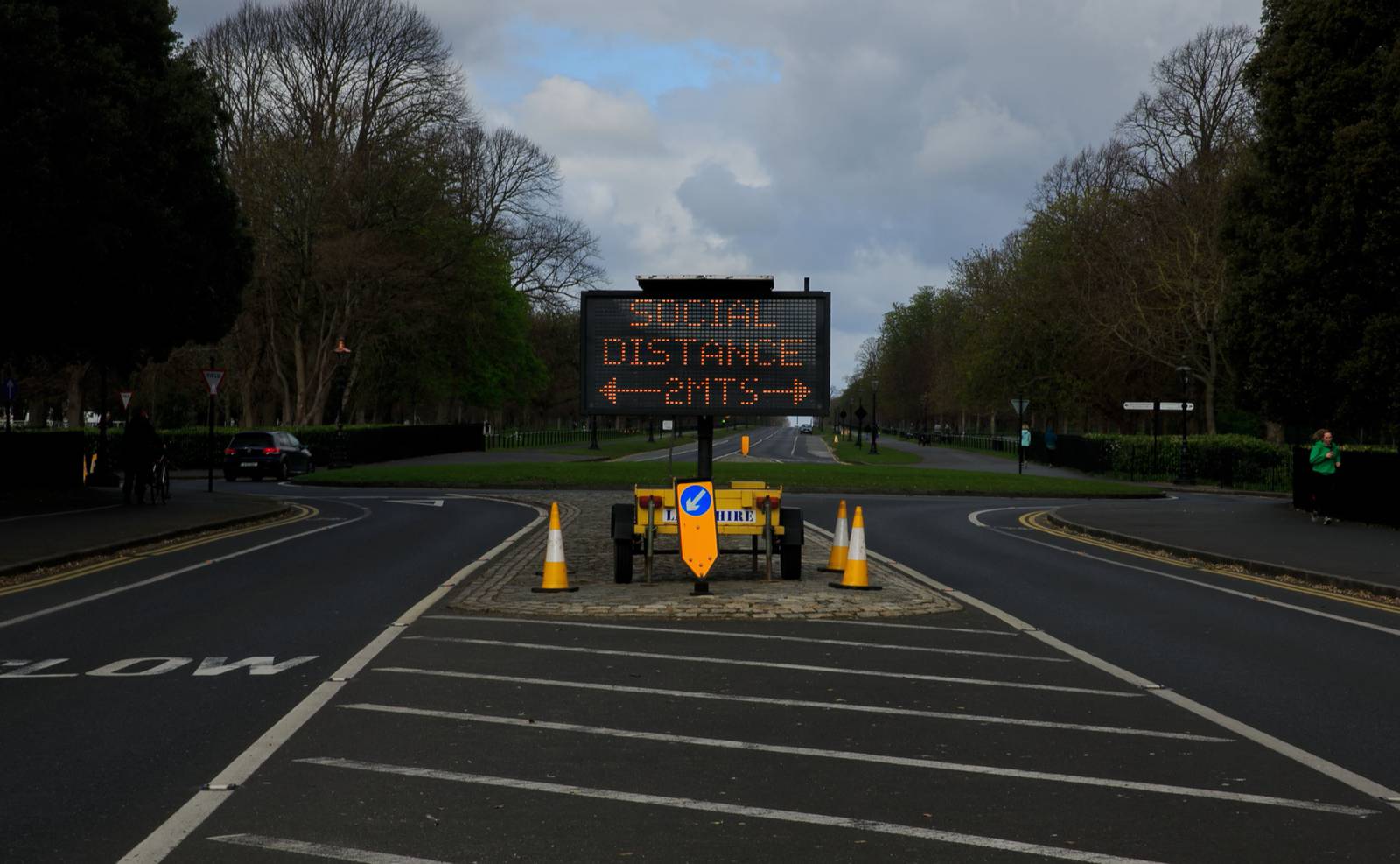 31/03/2020
A 2 metre social distancing sign due to  Covid-19 (Coronavirus) in Ireland at the Phoenix Park, Dublin
Photo:Gareth Chaney/Collins