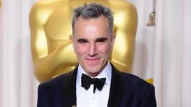 Daniel Day-Lewis to be knighted by Queen Elizabeth