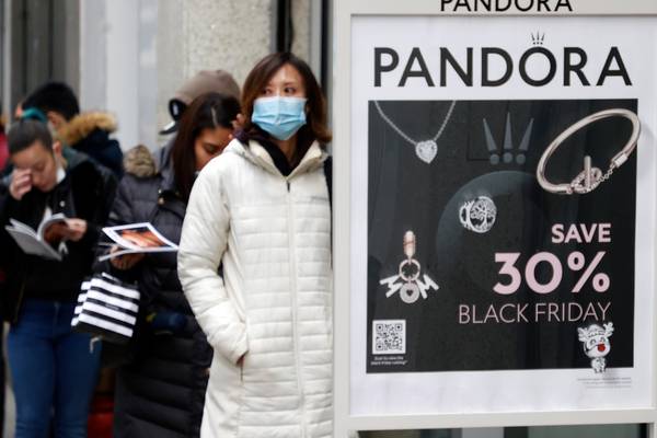 US Black Friday shoppers tapered online splurge as some returned to stores