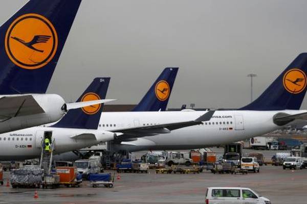 Lufthansa posts drop in earnings on rising fuel costs, price wars