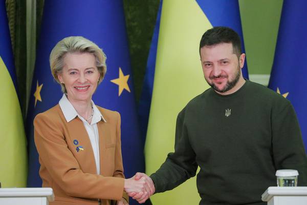 EU chiefs visit Ukraine amid fears of major new Russian offensive