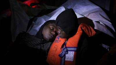 Close to 1,000  migrants rescued from leaky vessels in Mediterranean