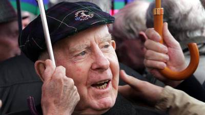 Ireland and Dolphin flanker Jim McCarthy passes away aged 91