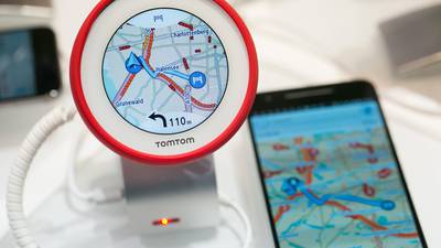TomTom warns on sales but maintains 2016 earnings target