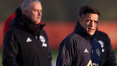 Alexis Sanchez set to miss up to 10 games for United