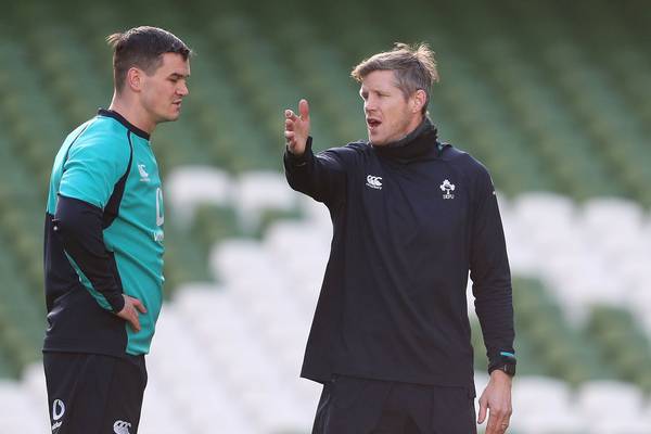Johnny Sexton takes full part in Ireland training session