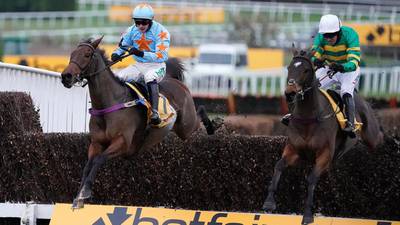 Defi Du Seuil edges out valiant Un De Sceaux at Sandown