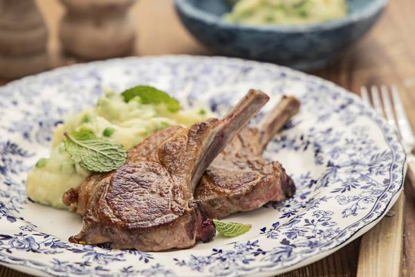 Lamb chops with minty peas and mustard mash