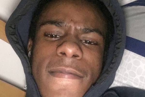 Teenager (17) dies following shooting in London