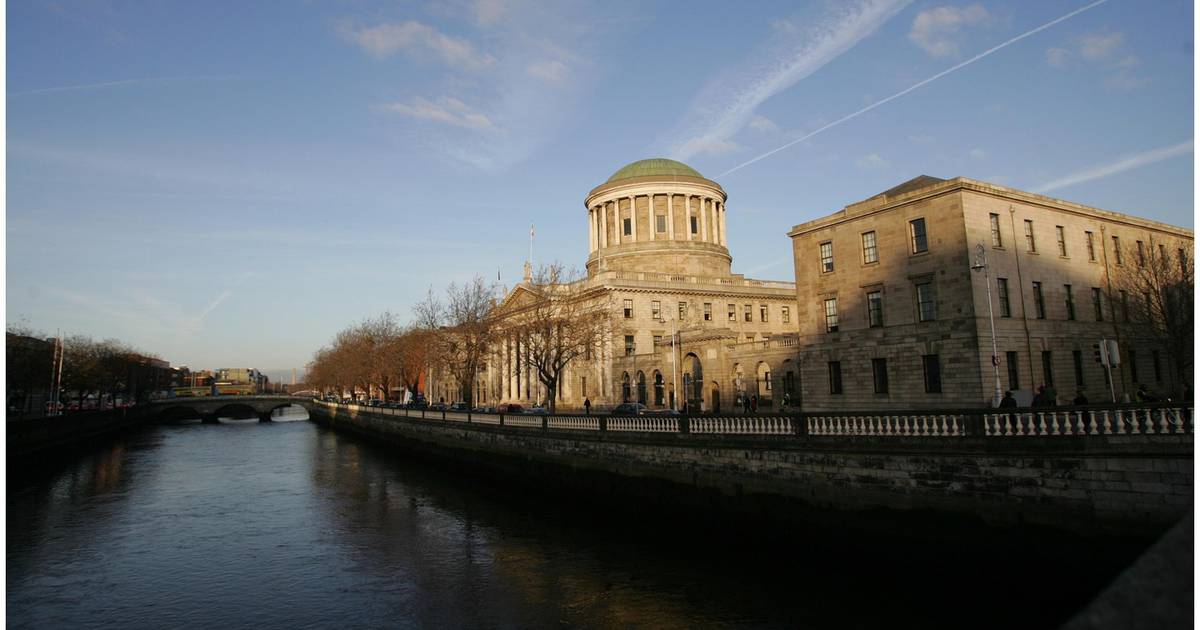 Братья уже десятый год судятся друг с другом на поле в Co Clare – The Irish Times