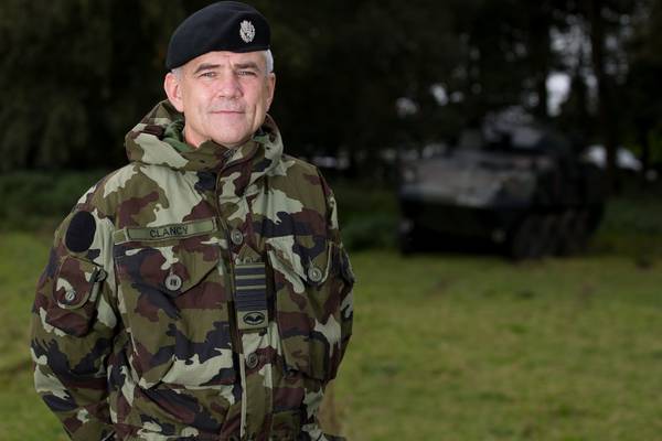 Coveney expresses ‘full support’ in Dáil for Defence Forces chief of staff
