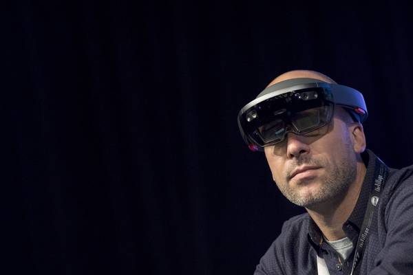 Microsoft developing new mixed reality headset HoloLens 2