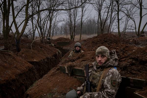 The Ukrainian families who despite despite daily shelling won't leave the frontline