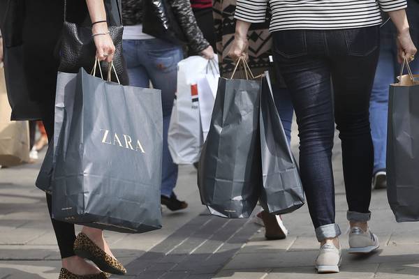 UK consumer confidence falls after five months of gains