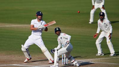 Alistair Cook falls at the last as India move towards second Test win