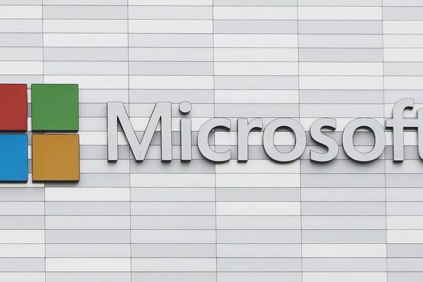 Microsoft lowers data centre into water off Orkneys