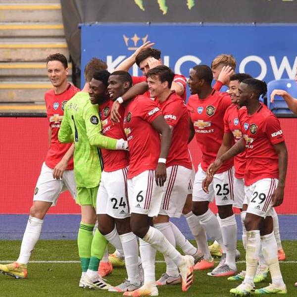 Fernandes strikes decisive blow as Manchester United take third