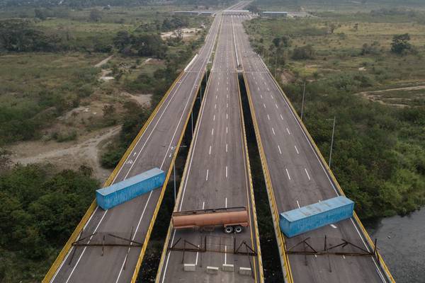 Venezuela blocks highway to stop aid shipment
