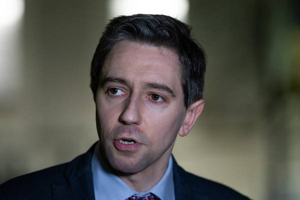 Simon Harris to face no confidence motion over rising hospital cost