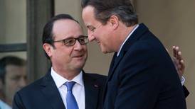 Cameron tells Hollande he wants UK to join Syria strikes