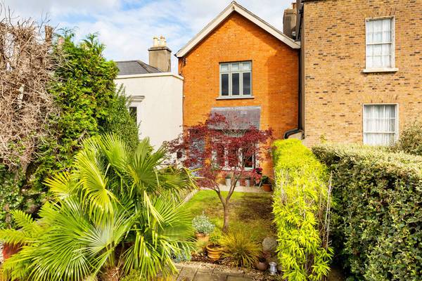Stay in the straight and narrow in Blackrock for €925k