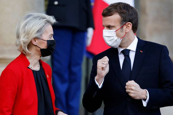 Europe key to solving Ukraine crisis, say Macron and von der Leyen