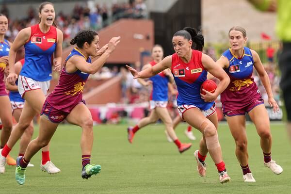 AFLW: Melbourne turn the tables to defeat Brisbane in grand final thriller 