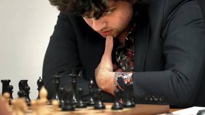 Hans Niemann accuses Magnus Carlsen of paying fellow chess player €300 to shout abuse 