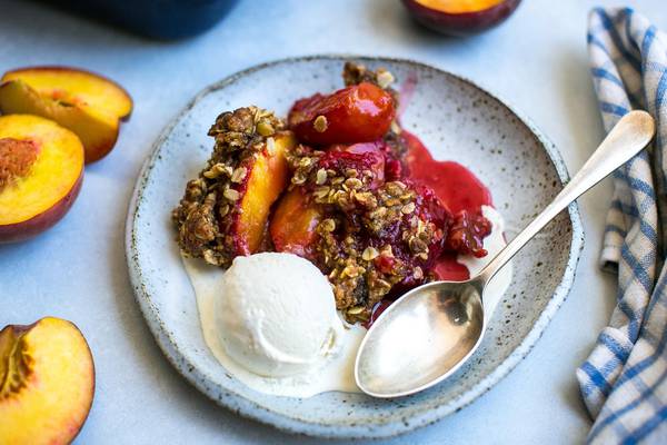 Recipe: Oozing buttery peach crumble