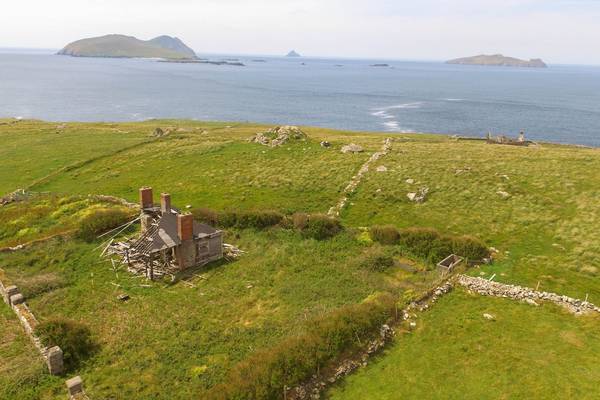 Former west Kerry holiday home of Máire Mhac an tSaoi to auction from €120k