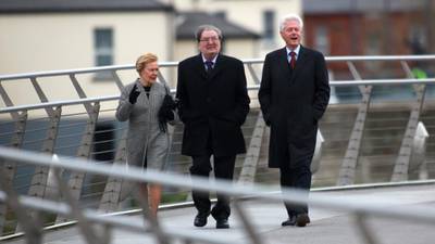 Clinton arrives in Derry to pay tribute to John Hume