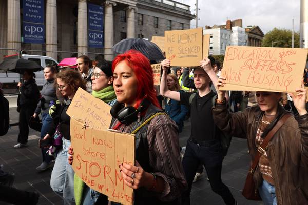 Students take to the streets of Dublin over accommodation crisis