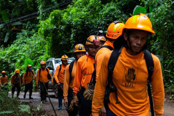 Thai cave: Why the rescue operation was so difficult