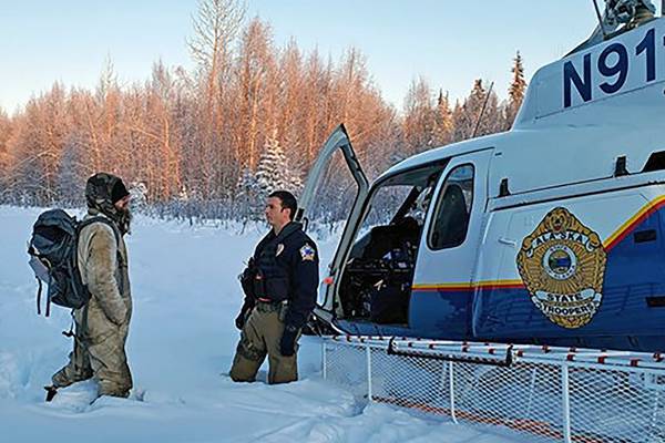 Alaskan man is rescued thanks to SOS sign in the snow