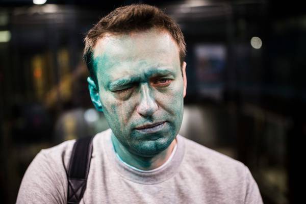 Russian opposition leader Alexei Navalny attacked with green dye