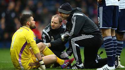 Ben Foster ruled out for a month with knee injury