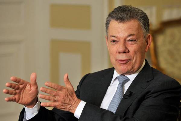 Colombian president ‘honoured’ to receive Tipperary peace award