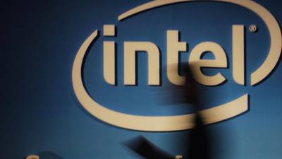 Intel shares climbs as statement delivers optimistic 2015 outlook