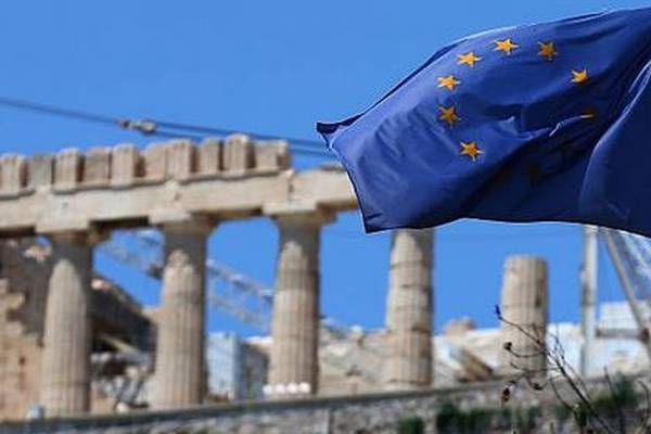 Greece hires banks as it prepares for market return