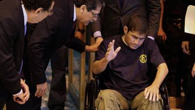 Sea survivor overcome upon  return home to Salvador