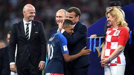Macron happy to dive into the transfer saga around Mbappé